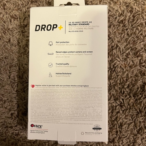 iPhone 13 OtterBox Defender case. Never used - Picture 2 of 2